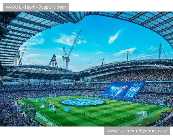 诺坎普的回响，伊蒂哈德的战歌：巴塞罗那与曼城的绿茵史诗